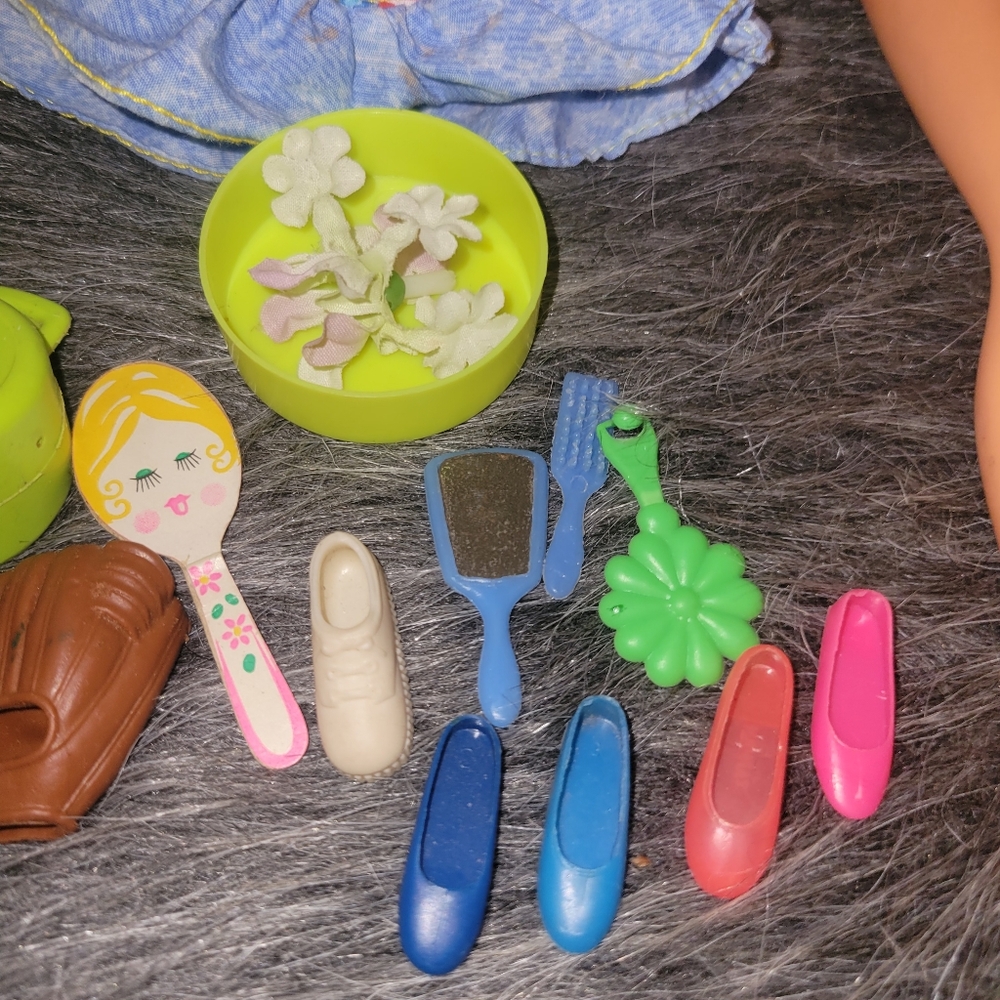 vintage Barbie Doll Lot And Misc Accessories 1966/1987 Skipper Bendable Knees - Picture 3 of 13